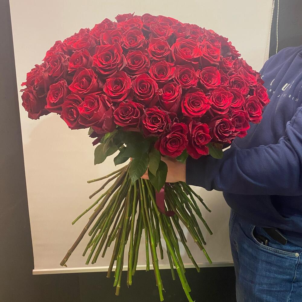 101 Роза 70 см премиум Эксплорер