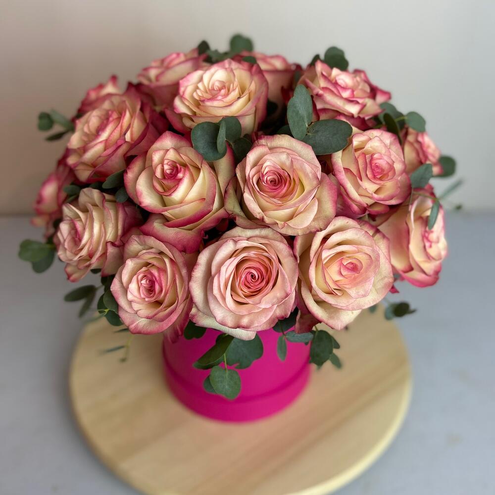 Розы в шляпной коробке Розы в шляпной коробке