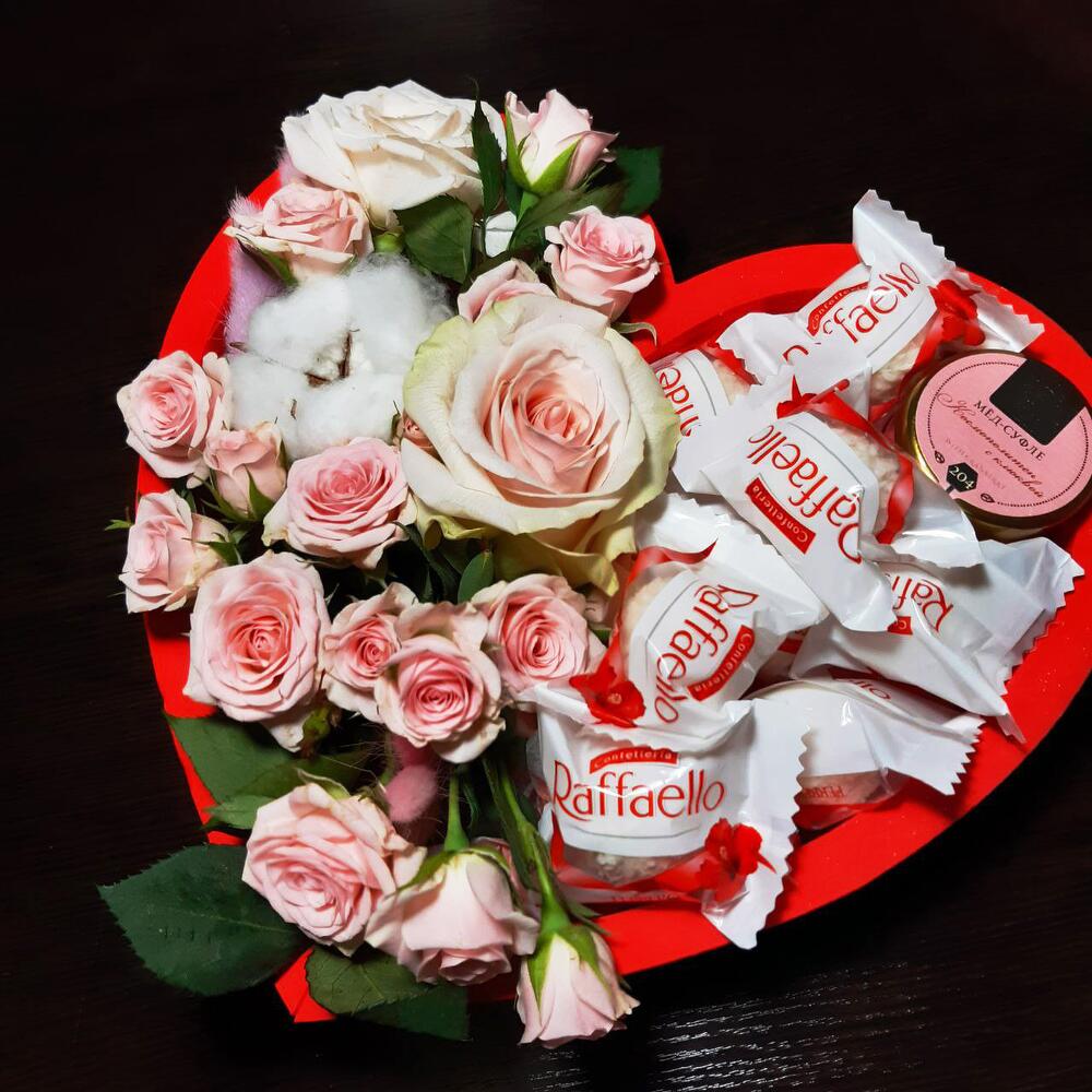 Сердце с цветами, рафаэлло и мёдом