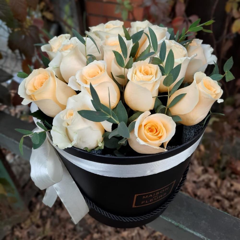 Кремовые Розы в коробке