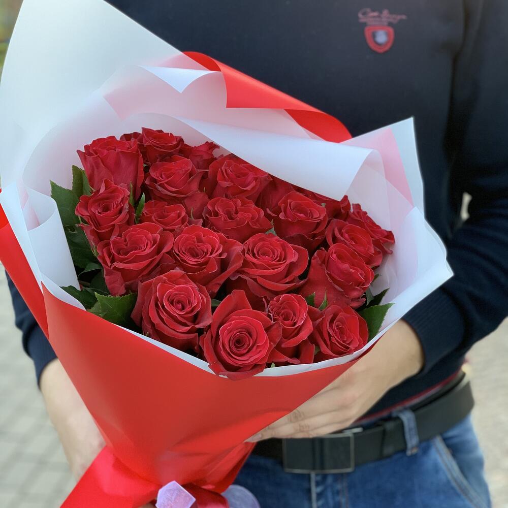 Букет из красных эквадорских роз