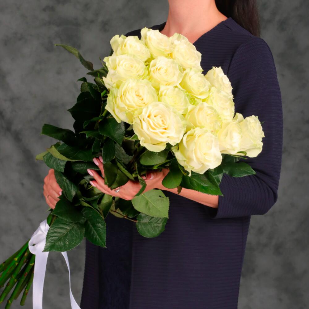 Букет из 15 белых роз