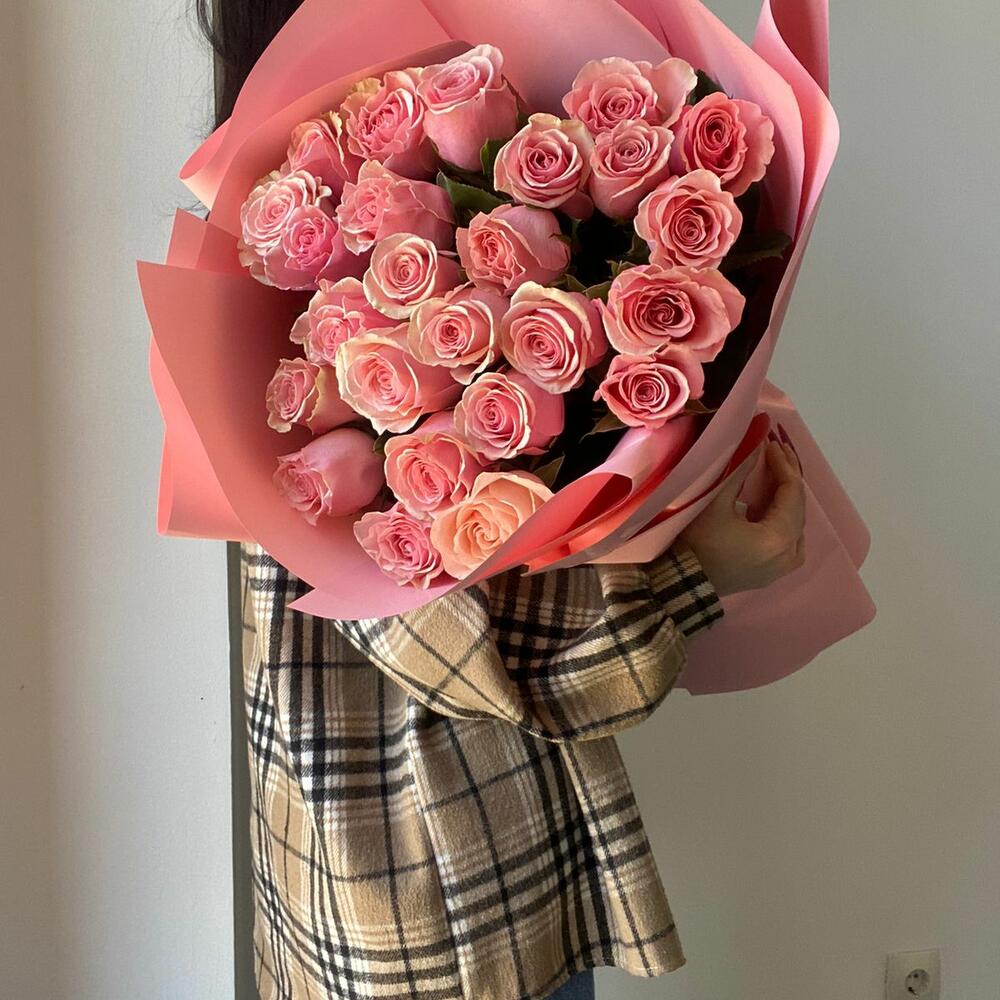 Розовые розы 25 шт
