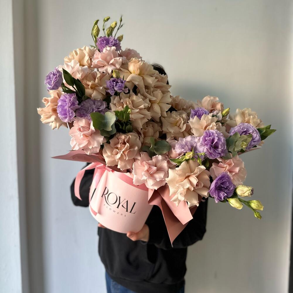 Сборная композиция с эустомами